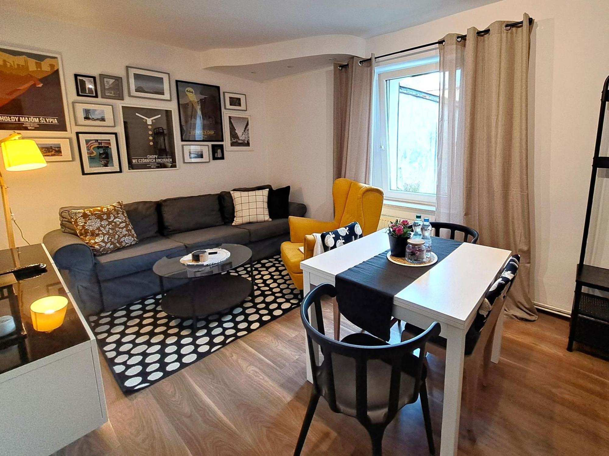 Gryfny Familok Lägenhet Katowice Exteriör bild
